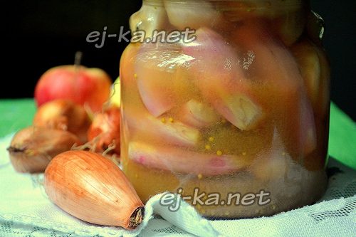 Как приготовить маринованный лук в яблочно-виноградной заливке 