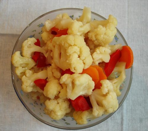 salat-iz-cvetnoi%cc%86-kapusty-na-zimu-bez-sterilizacii-recept