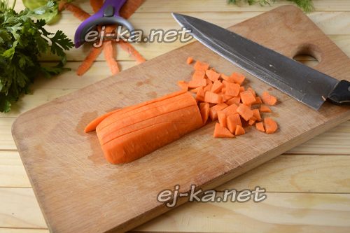 нарезать морковь