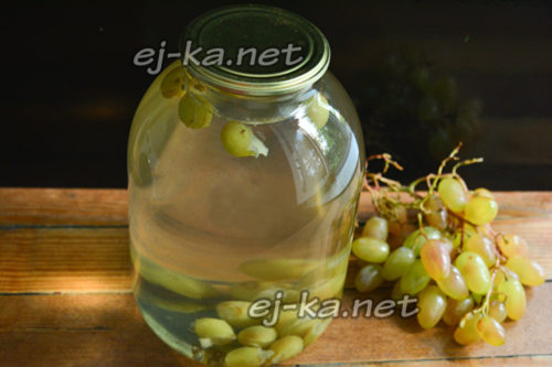 готовый виноградный компот