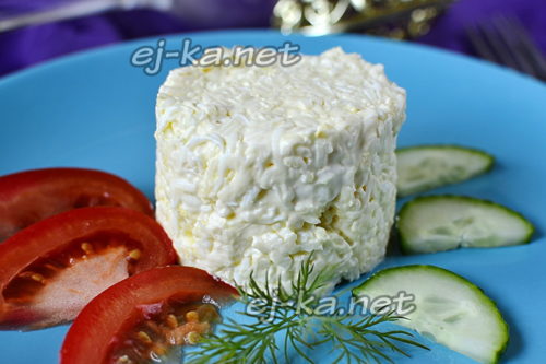 закуска из плавленного сыра с чесноком и яйцом