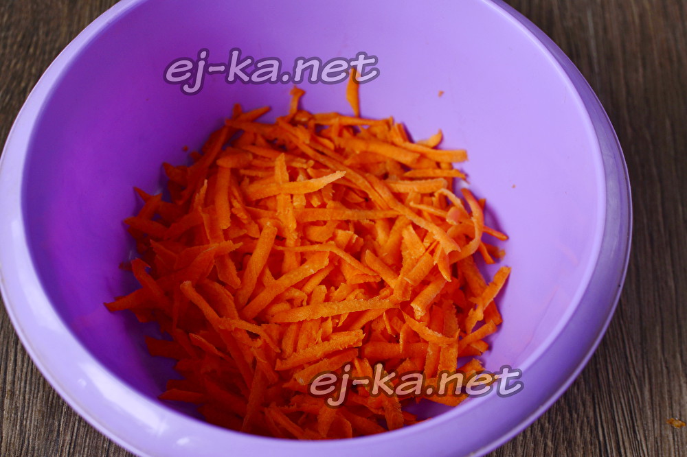 Салат рыжик с морковью