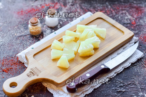 нарезать ананас