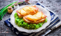 бутерброды с сыром и ананасами