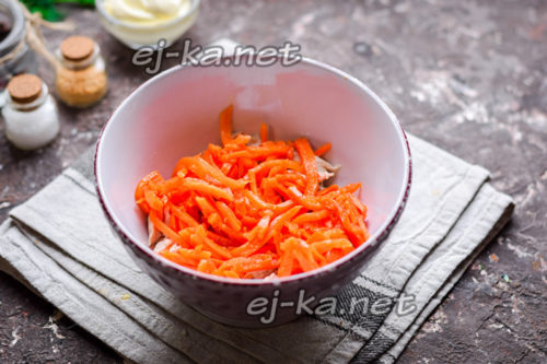 добавить корейскую морковь