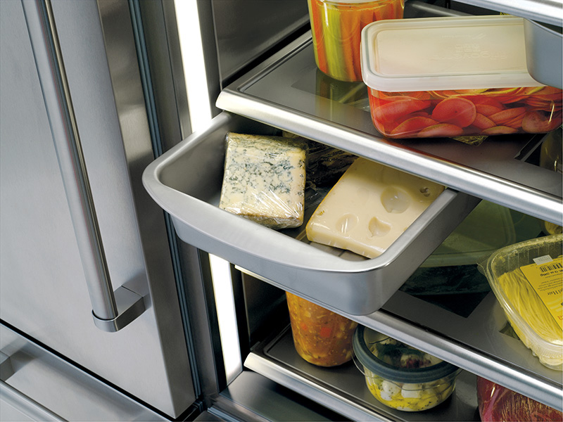 сыр в холодильнике