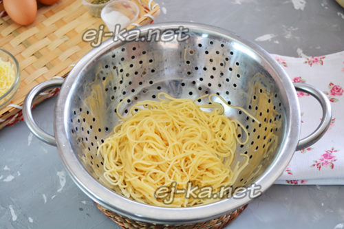 отвариваем спагетти