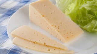 Тильзитер: особенности сорта, состав и способ производства сыра, калорийность и советы по употреблению