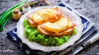 бутерброды с сыром и ананасами
