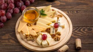 Сырная тарелка: состав сыров